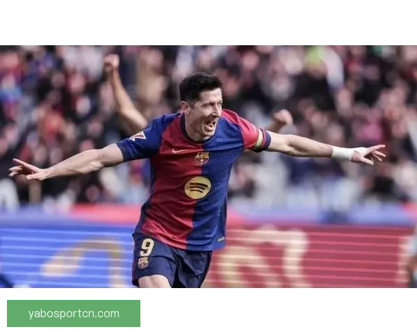 朱利亚诺赫拉德马丁先触球却动作凶狠引发争议