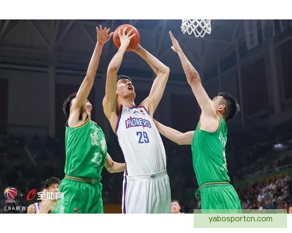 李弘权带领上海豪取十五连胜史密斯绝杀助深圳九连胜